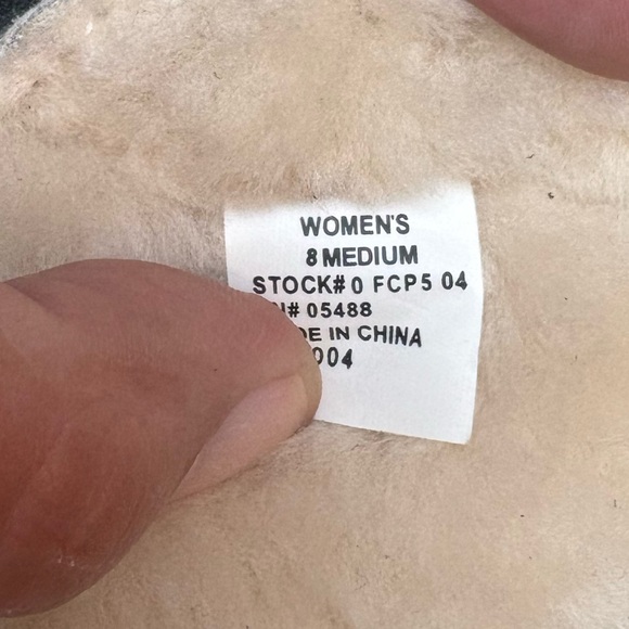 LL Bean Black and Cream Sherpa Flip Flops | 8 - Picture 6 of 7